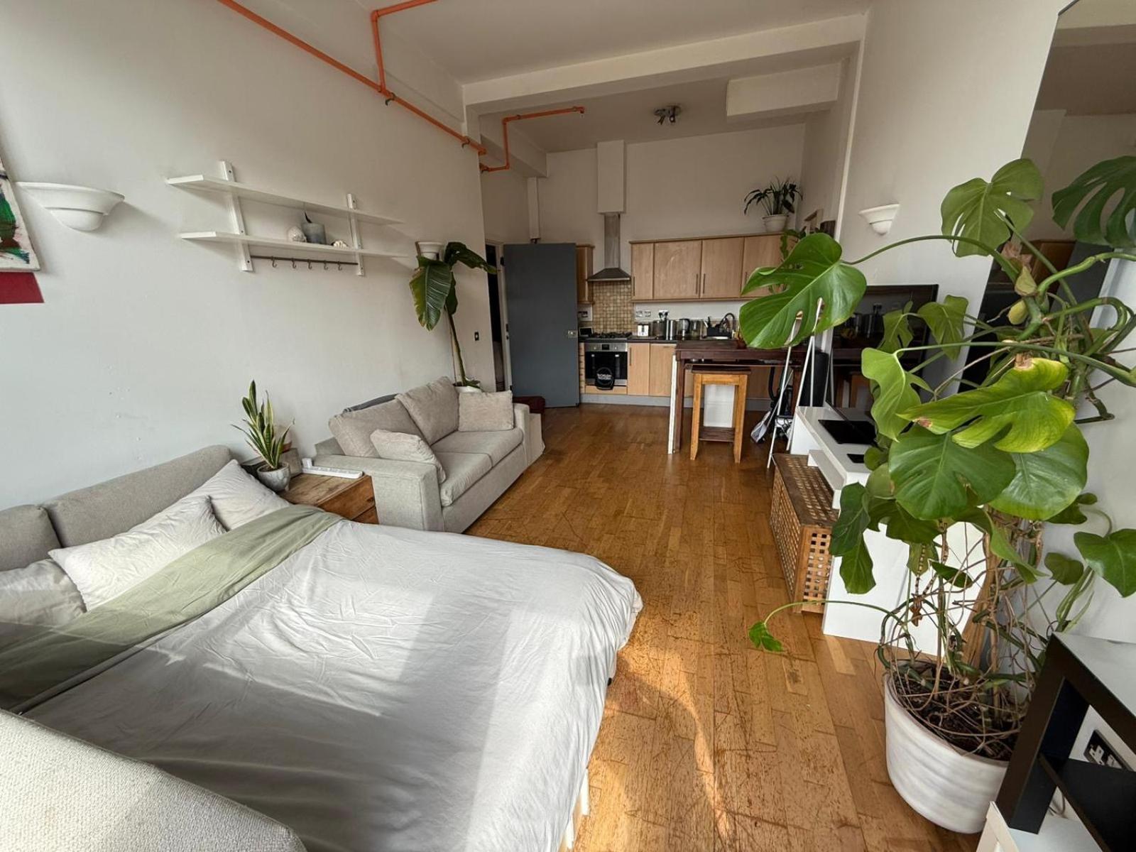 Cosy Private Room With Shared Bathroom Facilities Λονδίνο Εξωτερικό φωτογραφία